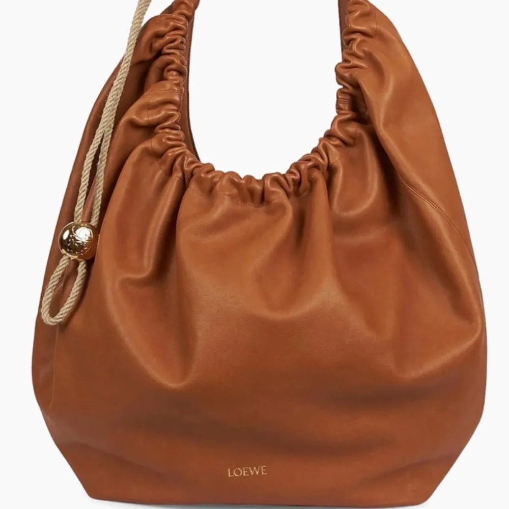 Loewe - Picture 1 of 3